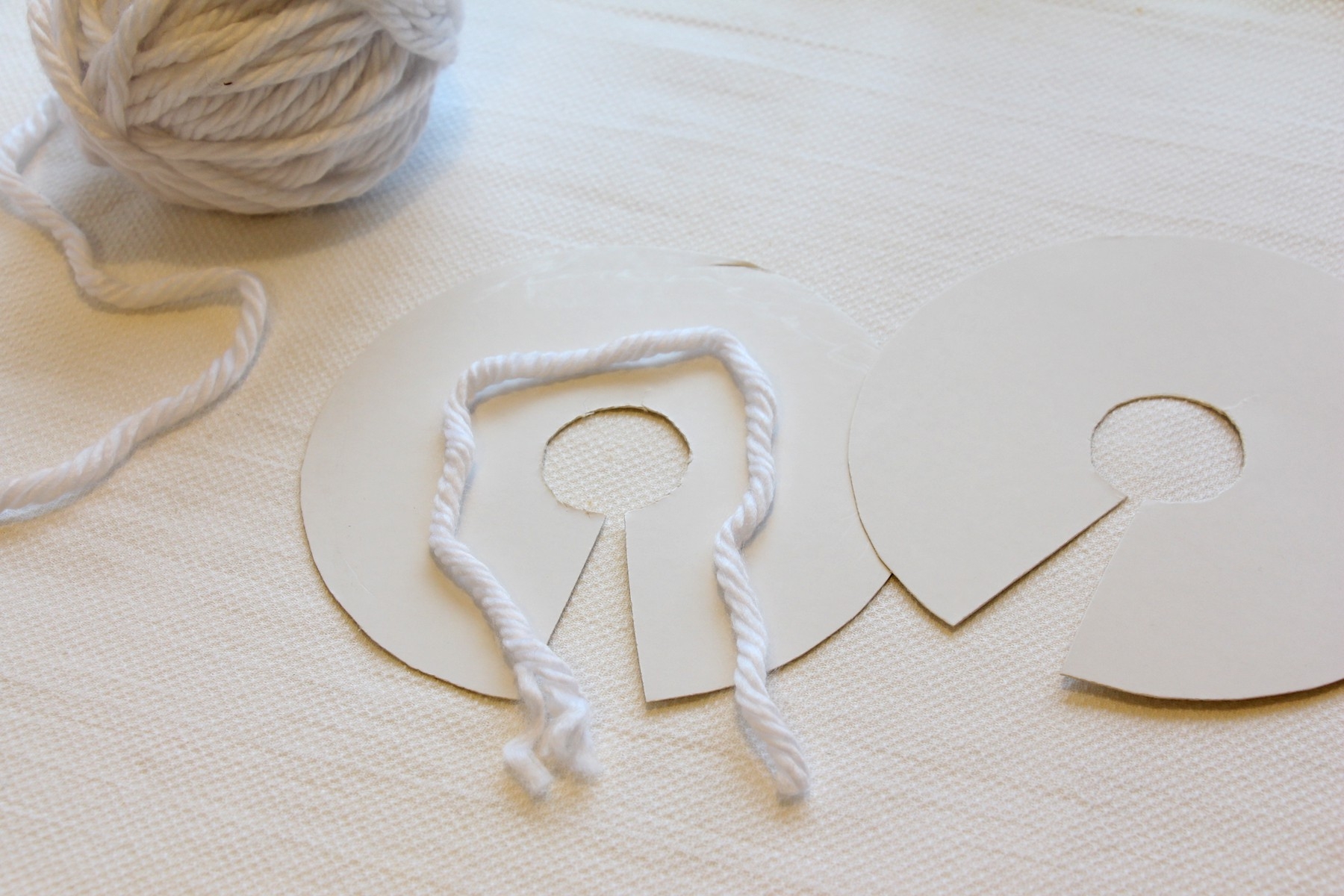 How To Make A Pom Pom With Free Printable Template Video Tutorial Brome Fields How To Make A Pom Pom With Free Printable Template Video Tutorial Brome Fields